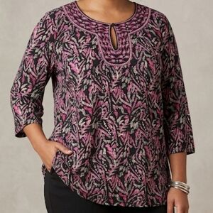 Boho-Chic sz 1X Black & Pink Printed Long Sleeve Tunic Embroidered Neckline